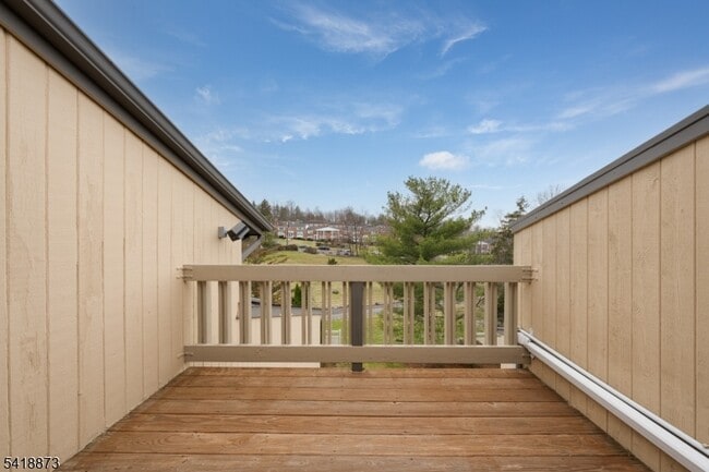 Building Photo - 11 Colton Cir