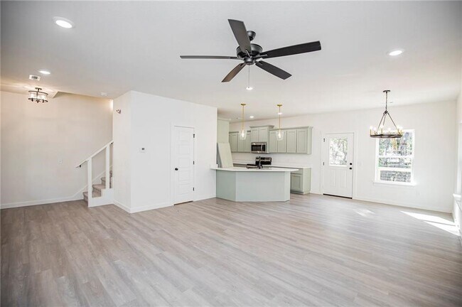 Building Photo - 3 Runnymede Cir