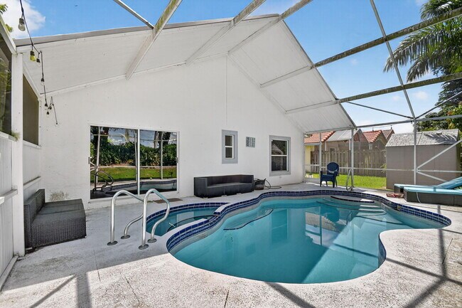 Building Photo - 1891 Oak Berry Cir