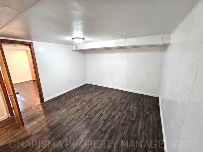 Building Photo - 805 4th St
