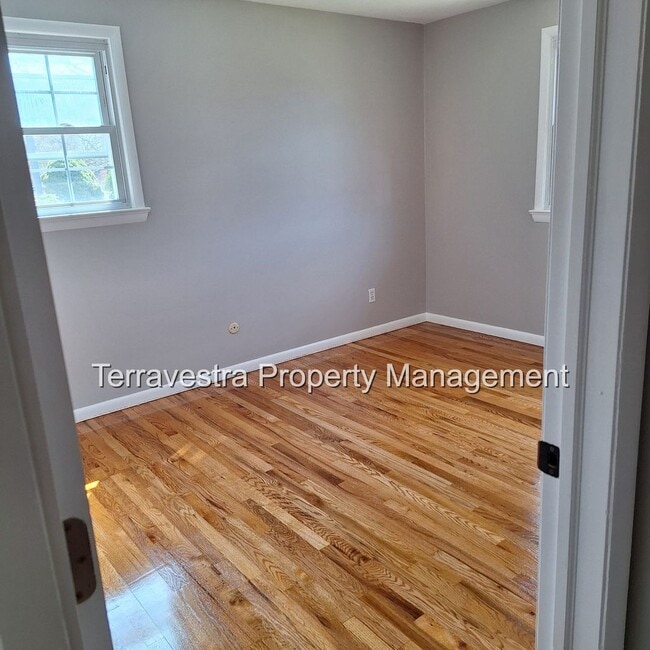 Building Photo - Rare Vineland 3 Bedroom Home. Eligible for...