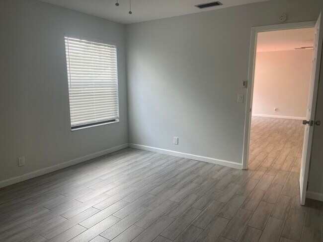 Building Photo - 11 N Crossings Cir