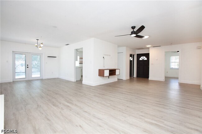 Building Photo - 18165 Baruch Dr