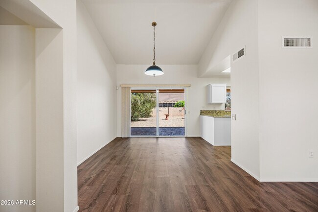 Building Photo - 14802 W Greystone Dr