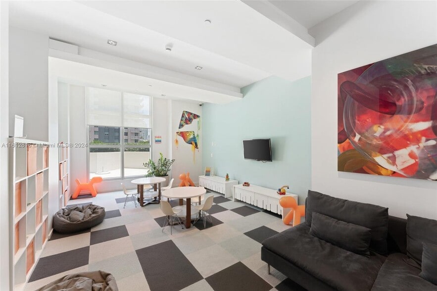 Building Photo - 1100 S Miami Ave