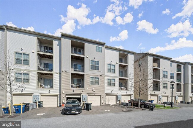 Building Photo - 9411 Geaton Park Pl