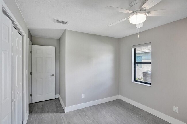 Building Photo - 11627 SW 50th St