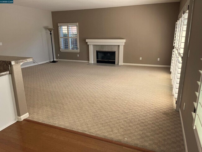 Building Photo - 600 Bourne Ct
