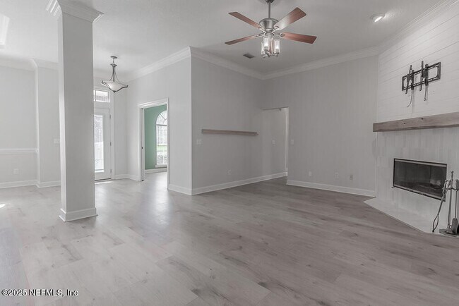 Building Photo - 1737 Heatherwood Dr