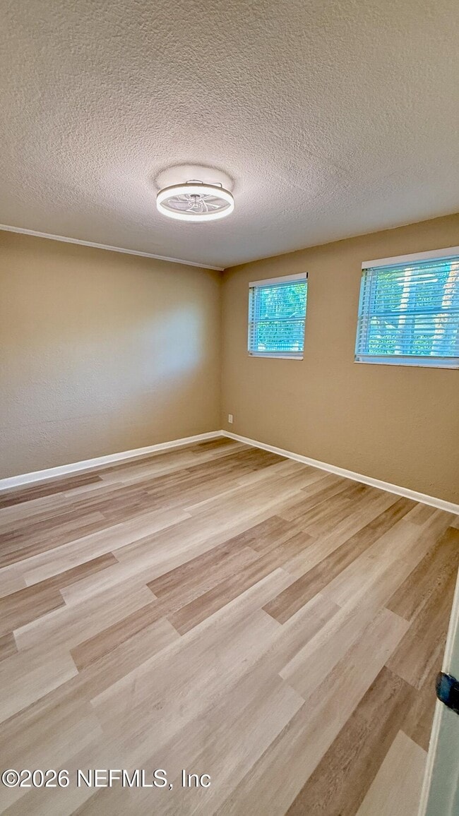 Building Photo - 696 Kestner Rd