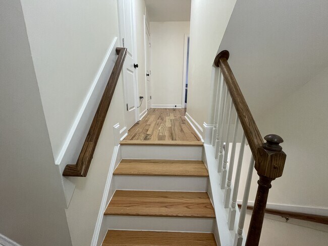 Building Photo - 126 Watchmen Ln