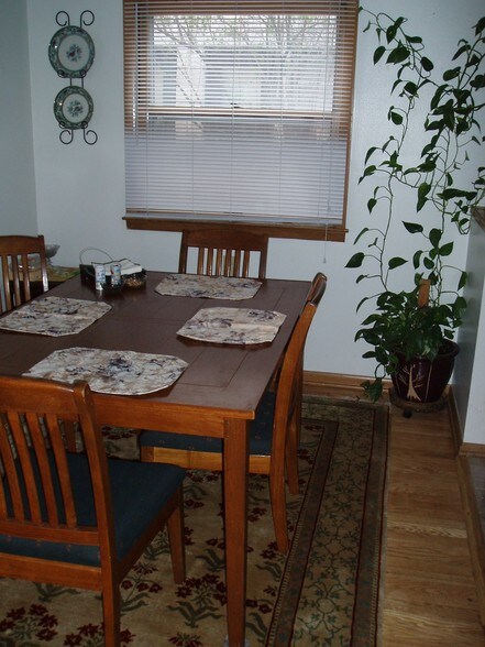 dining room - 406 E Henry Clay St