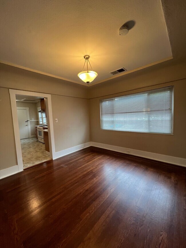 Building Photo - Come check out this Lovely home located in...
