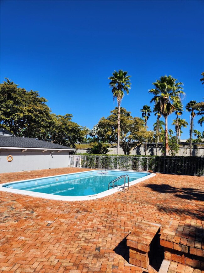 Building Photo - 9001 SW 77th Ave