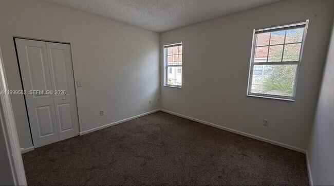 Building Photo - 5800 W Sample Rd