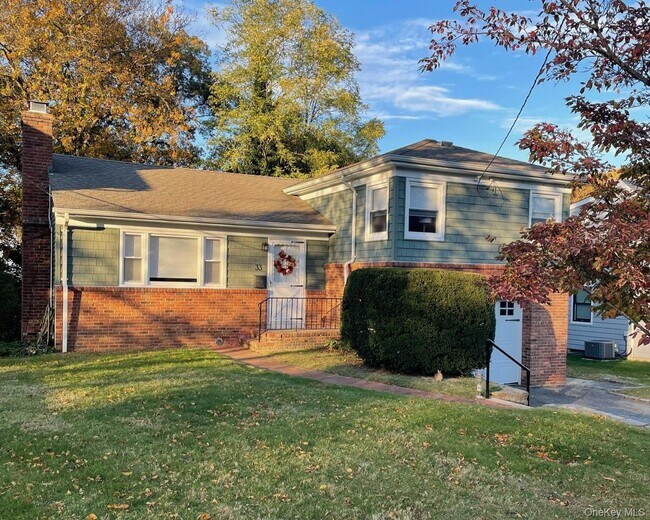 Primary Photo - 33 Chestnut St