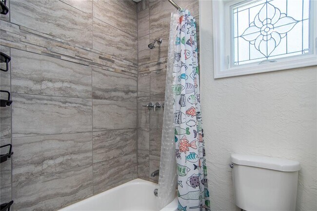 Building Photo - 327 25th St S