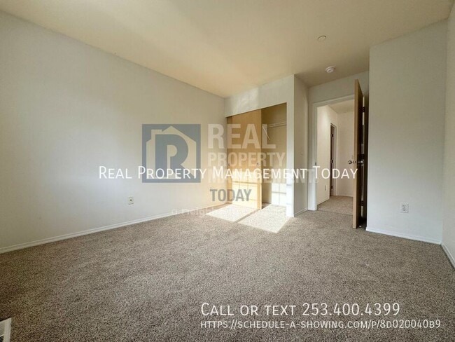 Building Photo - 2702 Meyer St