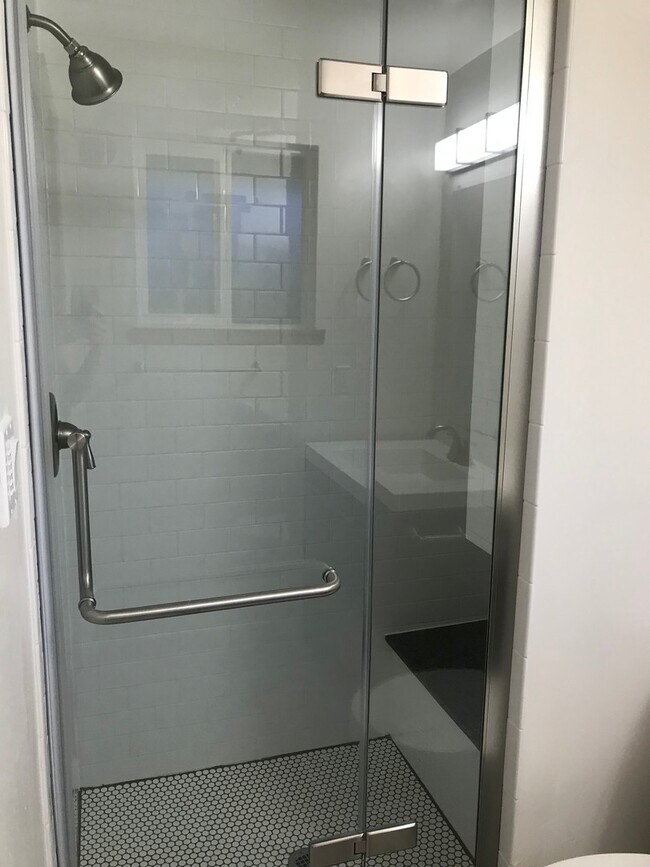 Building Photo - 3 Bed 1.75 Bath SFR Rambler Everett