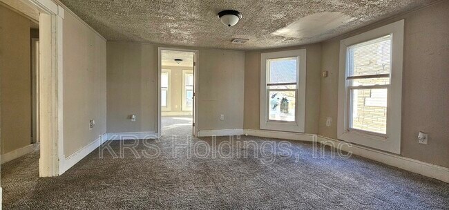 Building Photo - 918 Watson St