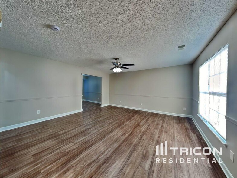Building Photo - 2608 Misty Cove Pl NE
