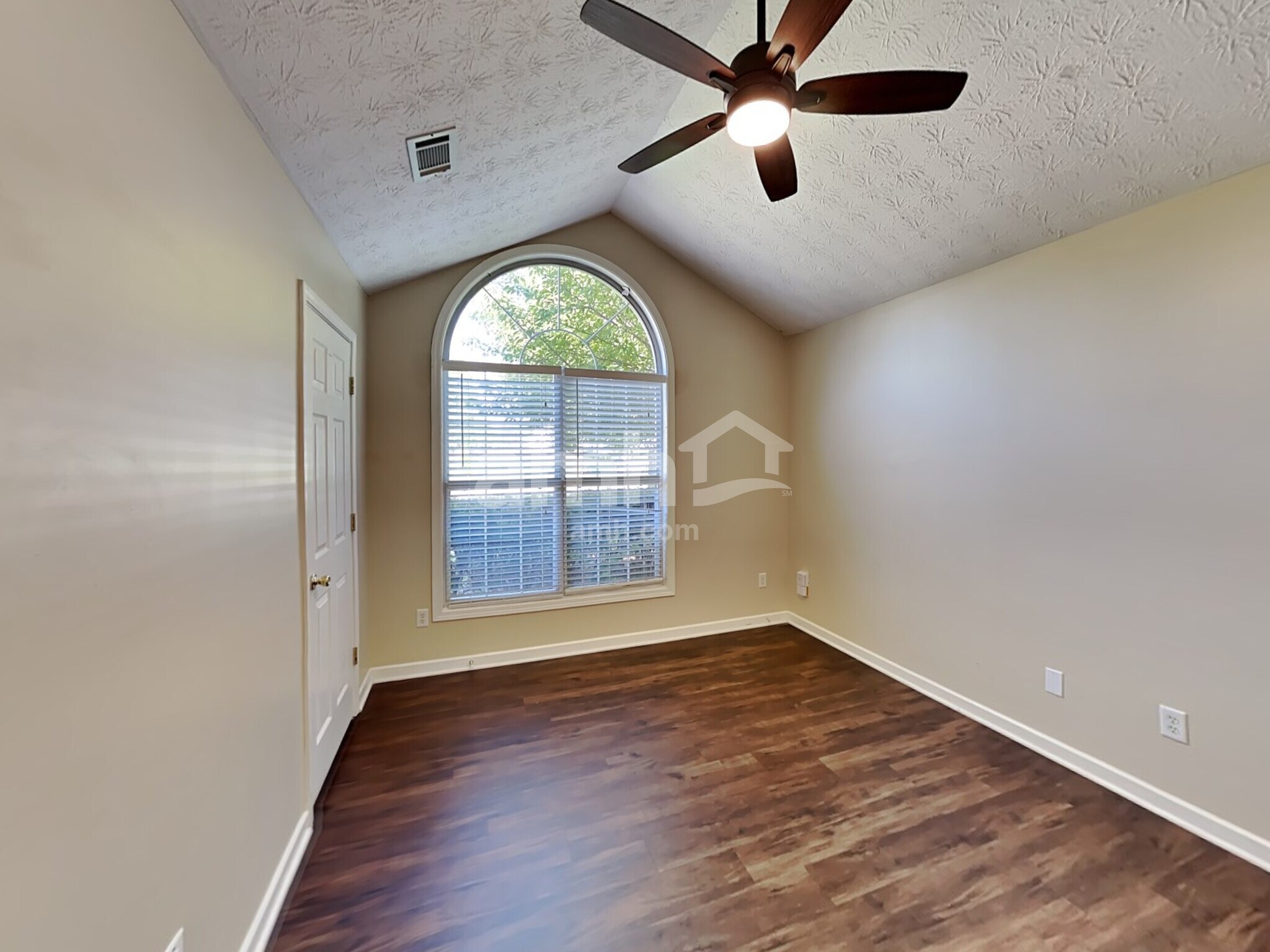 Building Photo - 3369 Woodtree Ln