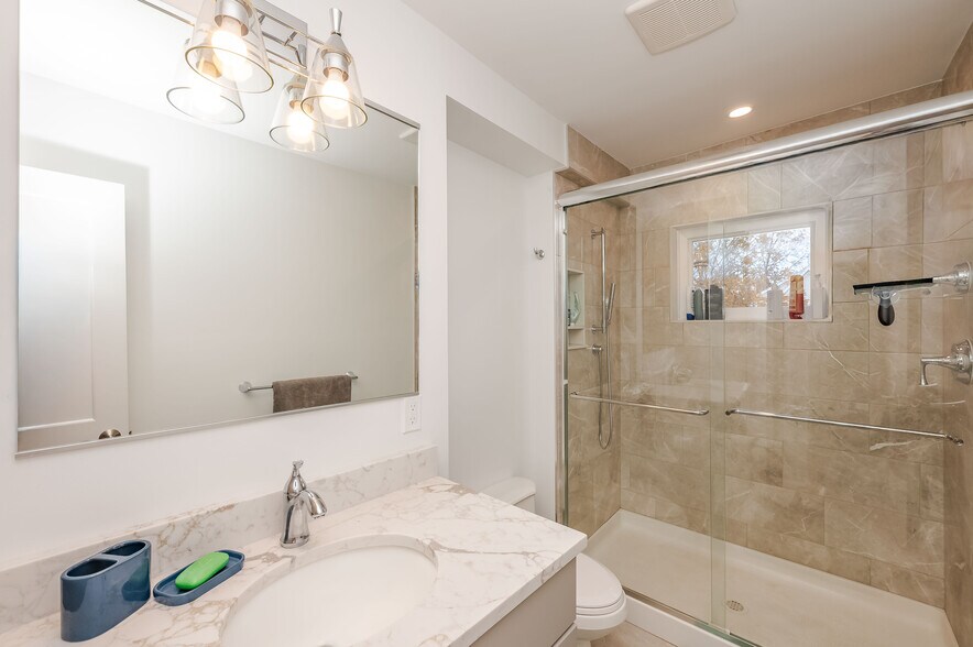 Building Photo - 363 Miller Ave