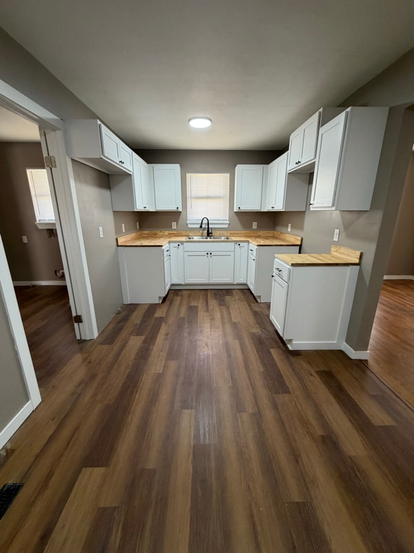 Building Photo - 124 S 11th St