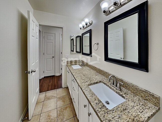 Building Photo - 115 W Camino Rancho Vecino