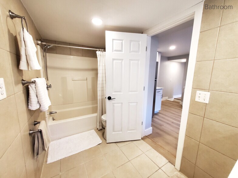 Building Photo - 98 Sciarappa St