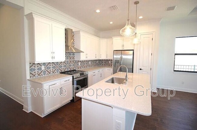 Building Photo - 20 Del Palma Dr