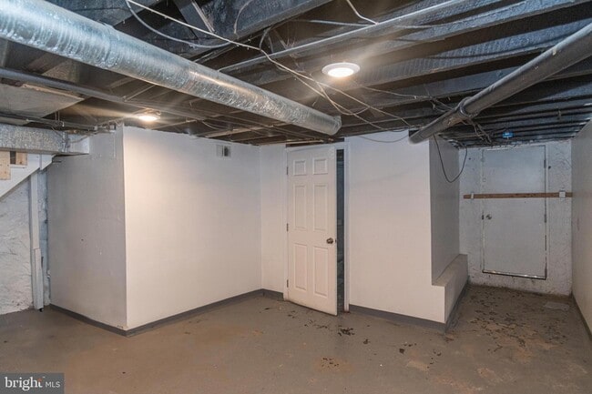 Building Photo - 409 Edgewood St