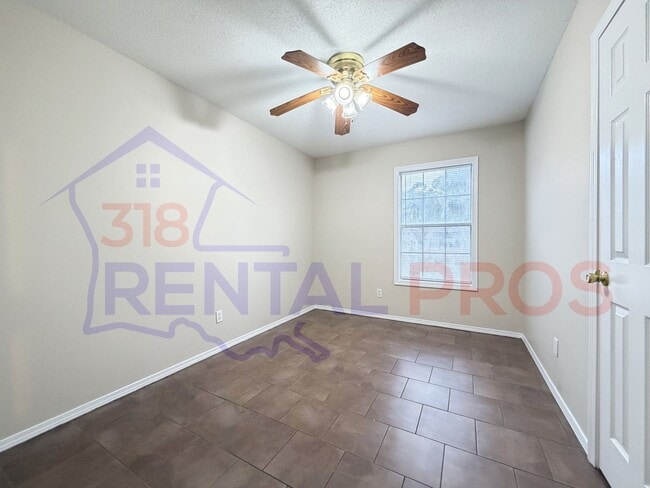 Building Photo - 3 Bed, 2 Bath Home in Ruston!