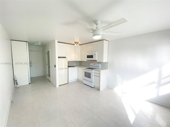 Building Photo - 6484 Indian Creek Dr