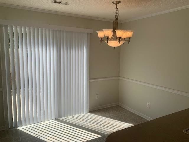 Building Photo - 2345 Vineyard Dr