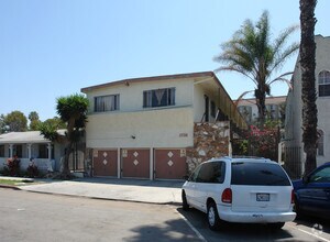 Building Photo - 1738 Locust Ave.