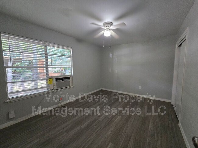 Building Photo - 4708 Red River St