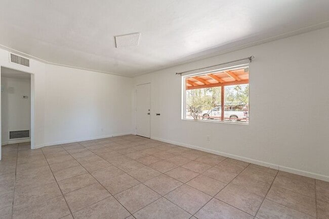 Building Photo - Desert Light & Outdoor Living – Tucson 2 B...