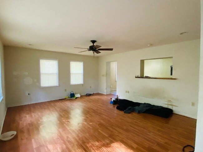 Building Photo - Adorable 3bdrm/1.5bth Cape-Cod  Located in Richmond's Southside!!  **NEWLY RENOVATED**