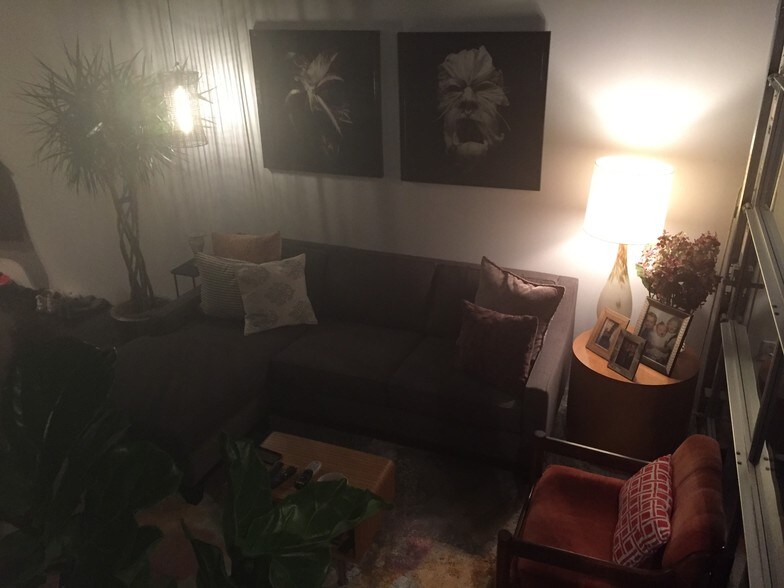 Building Photo - 360 Broadway