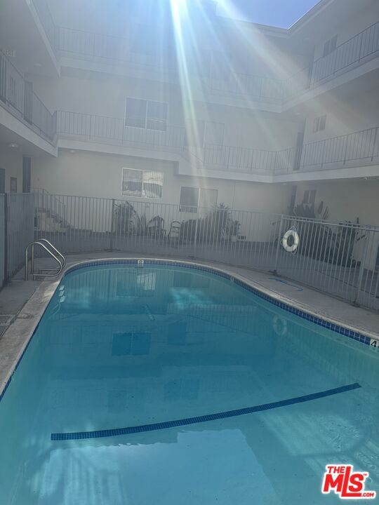 Building Photo - 1420 S Oakhurst Dr