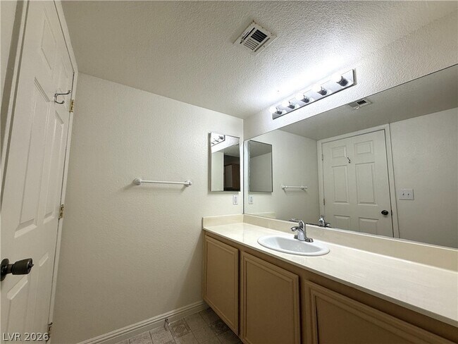 Building Photo - 1900 Rio Canyon Ct