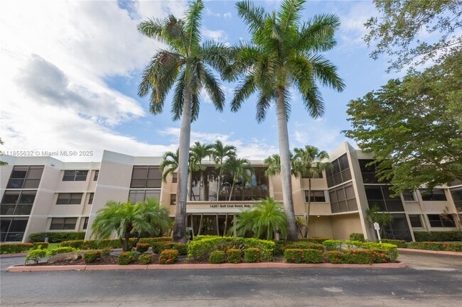 Building Photo - 16251 Golf Club Rd