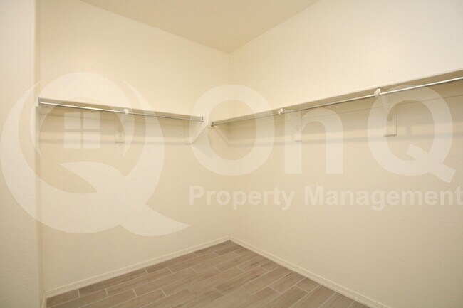 Building Photo - 17120 N 9th Pl