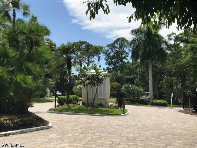 Building Photo - 1645 Spoonbill Ln