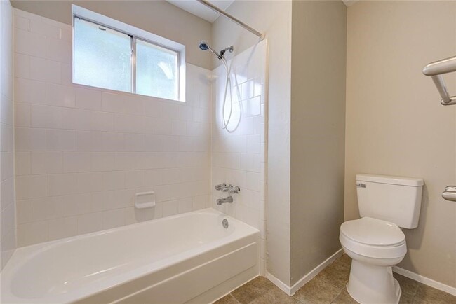 Building Photo - 2311 Pepperweed Dr