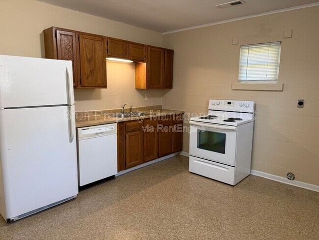 Building Photo - 5200 John Hall Rd