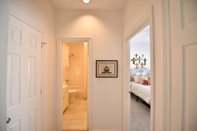 Building Photo - 2505 Spring Hill Ln