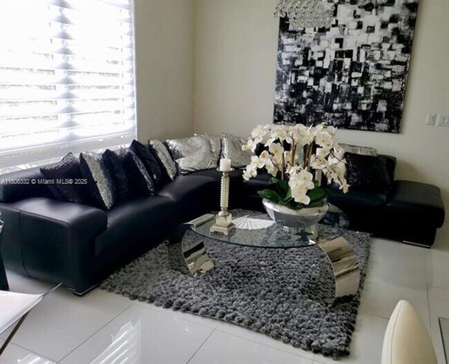 Building Photo - 6660 NW 105th Ct