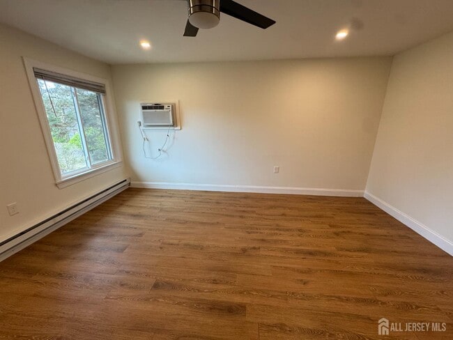 Building Photo - 11 Pine Cluster Cir